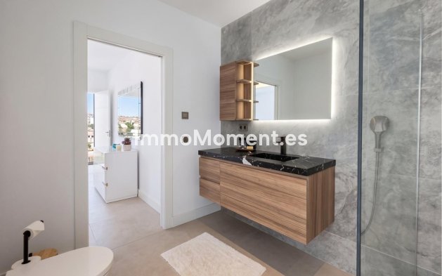 Bestaande woning - Vrijstaande villa - Estepona  - New Golden Mile