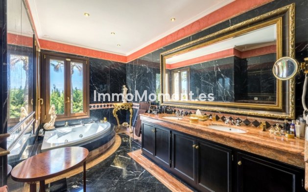 Resale - Detached villa - Marbella - Sierra Blanca