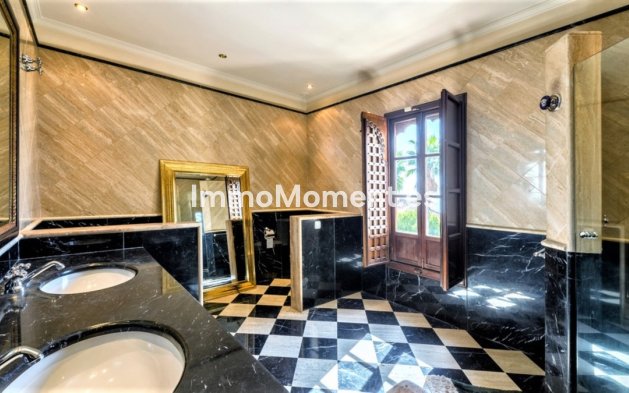 Resale - Detached villa - Marbella - Sierra Blanca