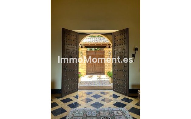 Resale - Detached villa - Marbella - Sierra Blanca