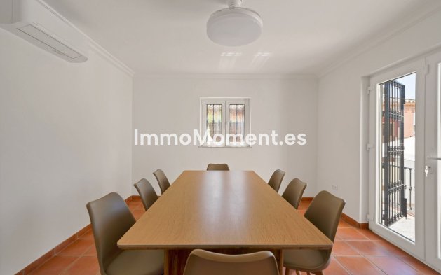 Wiederverkauf - Freistehende Villa - Estepona  - Valle Romano