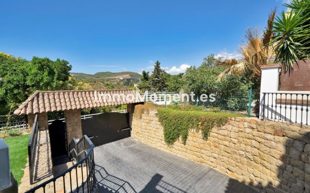 Wiederverkauf - Freistehende Villa - Estepona  - Valle Romano