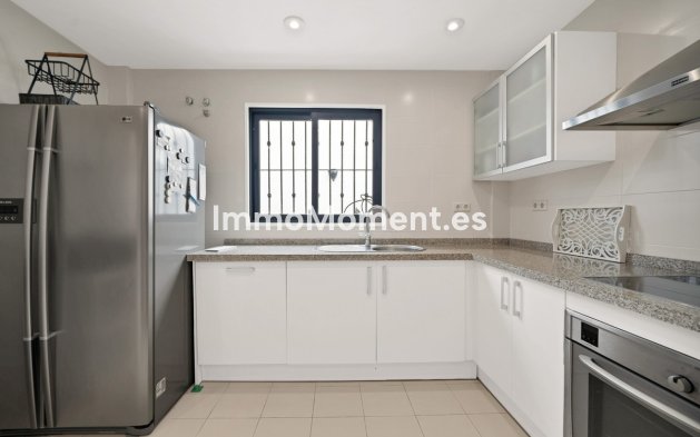 Wiederverkauf - Freistehende Villa - Marbella - La Mairena