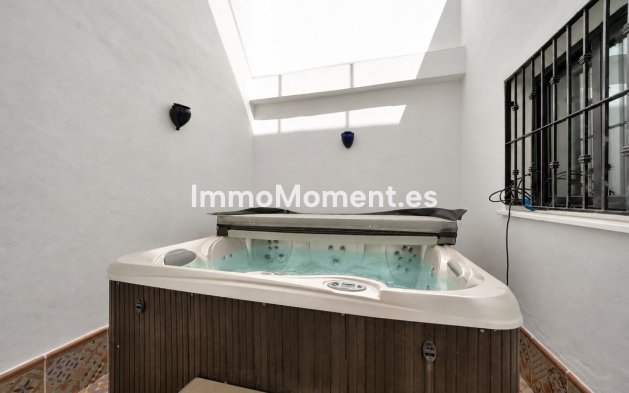 Wiederverkauf - Freistehende Villa - Marbella - La Mairena