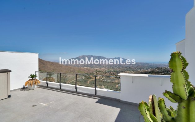 Wiederverkauf - Freistehende Villa - Marbella - La Mairena