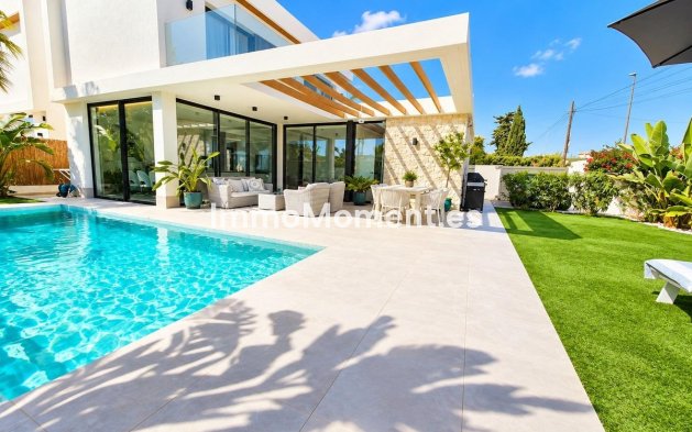 Wiederverkauf - Freistehende Villa - Orihuela Costa - Cabo roig - La Zenia