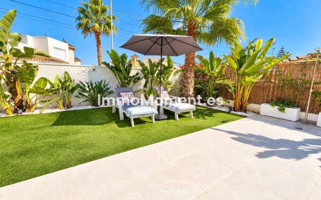Wiederverkauf - Freistehende Villa - Orihuela Costa - Cabo roig - La Zenia