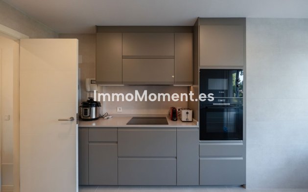 Resale - Apartment - Estepona - Estepona Centro