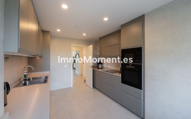 Resale - Apartment - Estepona - Estepona Centro