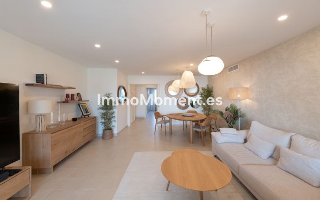 Resale - Apartment - Estepona - Estepona Centro