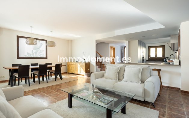 Wiederverkauf - Freistehende Villa - Estepona  - Estepona Centro