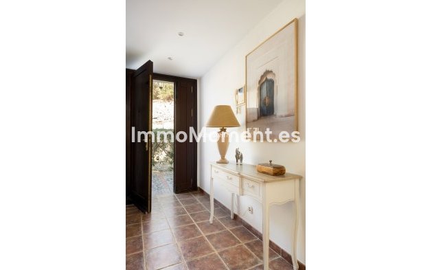 Wiederverkauf - Freistehende Villa - Estepona  - Estepona Centro