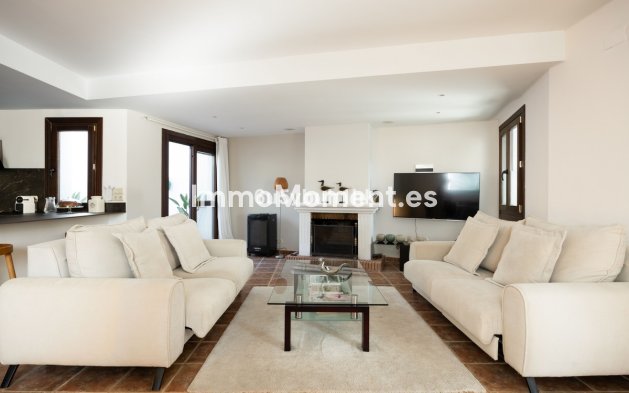 Wiederverkauf - Freistehende Villa - Estepona  - Estepona Centro