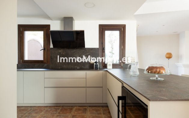 Wiederverkauf - Freistehende Villa - Estepona  - Estepona Centro