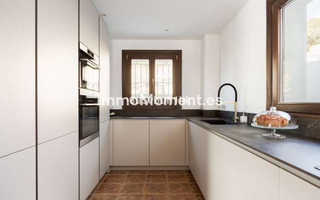 Wiederverkauf - Freistehende Villa - Estepona  - Estepona Centro