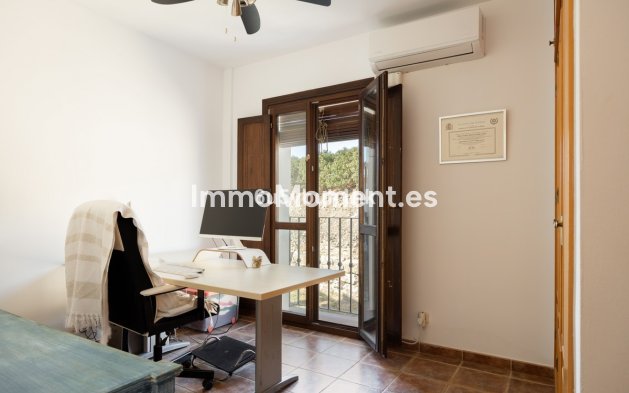Wiederverkauf - Freistehende Villa - Estepona  - Estepona Centro