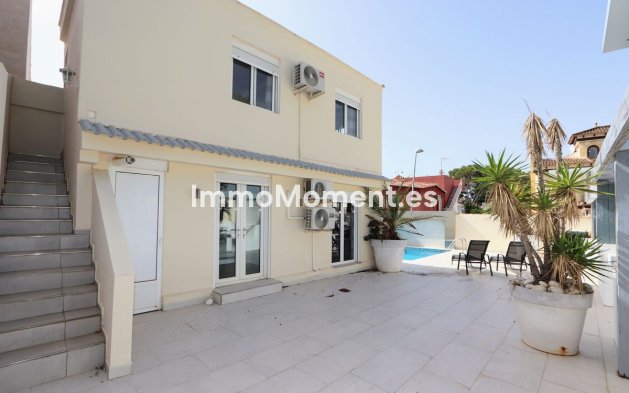 Wiederverkauf - Freistehende Villa - Torrevieja - Los Balcones - Los Altos del Edén