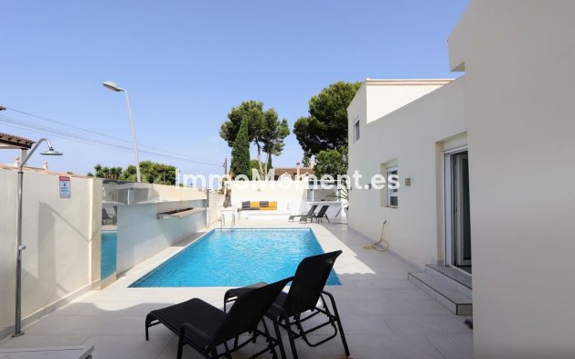 Wiederverkauf - Freistehende Villa - Torrevieja - Los Balcones - Los Altos del Edén