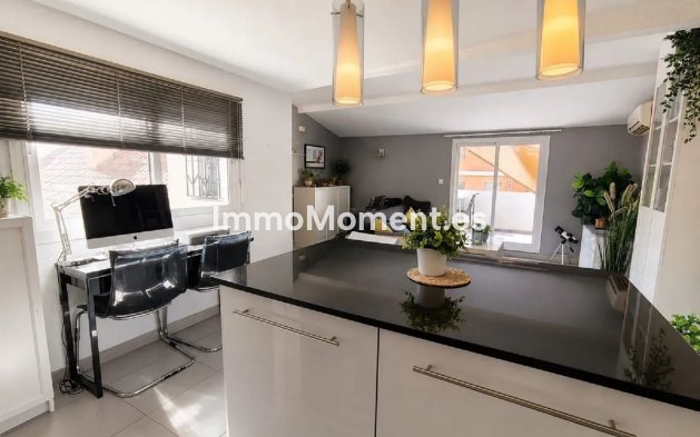 Resale - Apartment - Málaga - Málaga Centro