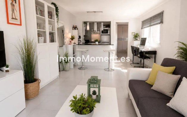 Resale - Apartment - Málaga - Málaga Centro