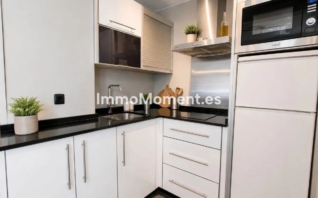 Resale - Apartment - Málaga - Málaga Centro