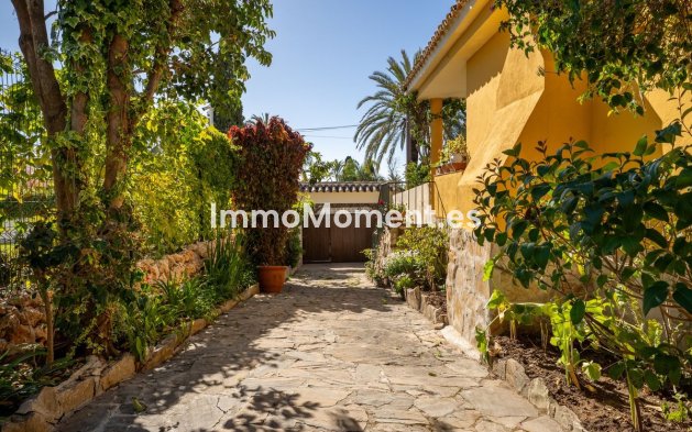 Wiederverkauf - Freistehende Villa - Estepona  - New Golden Mile