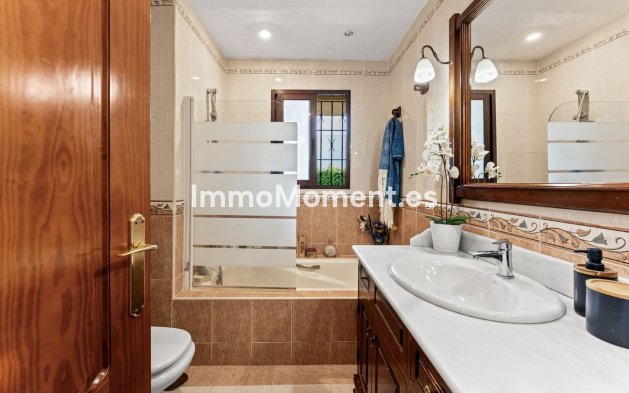 Wiederverkauf - Freistehende Villa - Estepona  - New Golden Mile