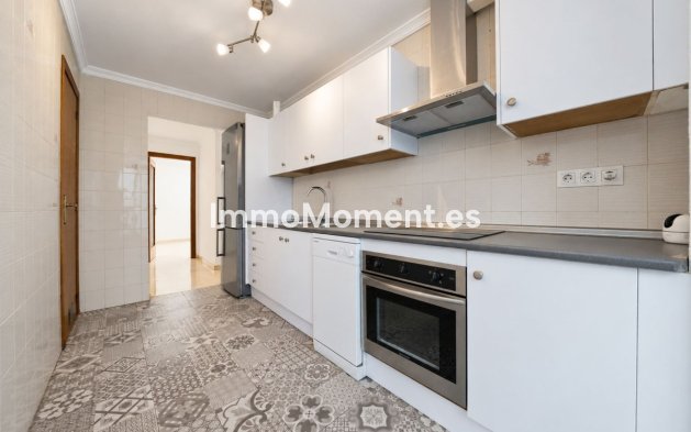 Revente - Appartement - Estepona  - Estepona Centro