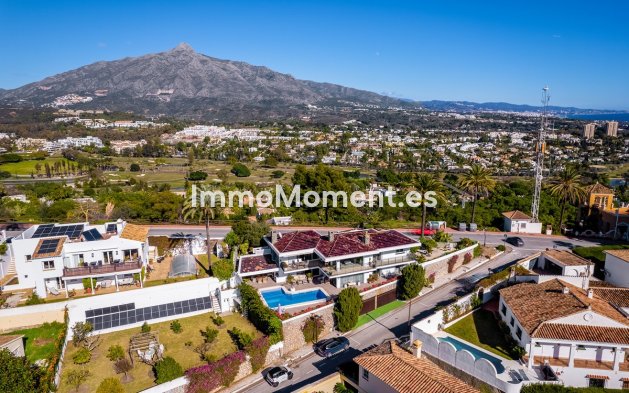 Wiederverkauf - Freistehende Villa - Marbella - Nueva Andalucía