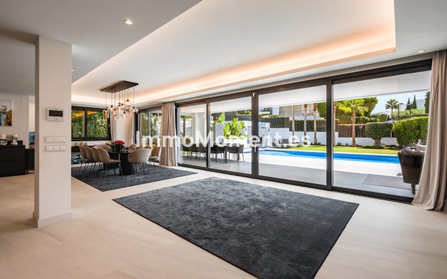 Wiederverkauf - Freistehende Villa - Marbella - Nueva Andalucía