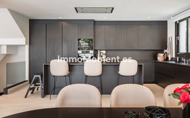 Wiederverkauf - Freistehende Villa - Marbella - Nueva Andalucía