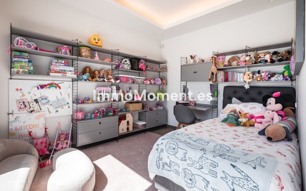 Wiederverkauf - Freistehende Villa - Marbella - Nueva Andalucía