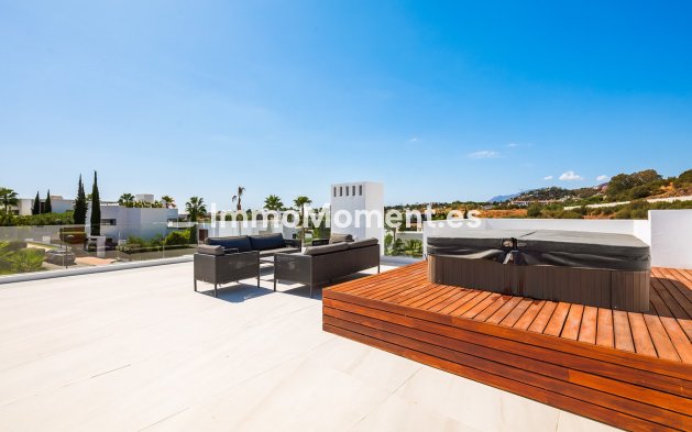 Wiederverkauf - Freistehende Villa - Marbella - Nueva Andalucía