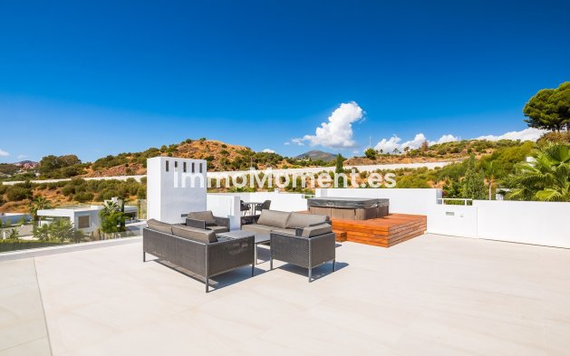 Wiederverkauf - Freistehende Villa - Marbella - Nueva Andalucía