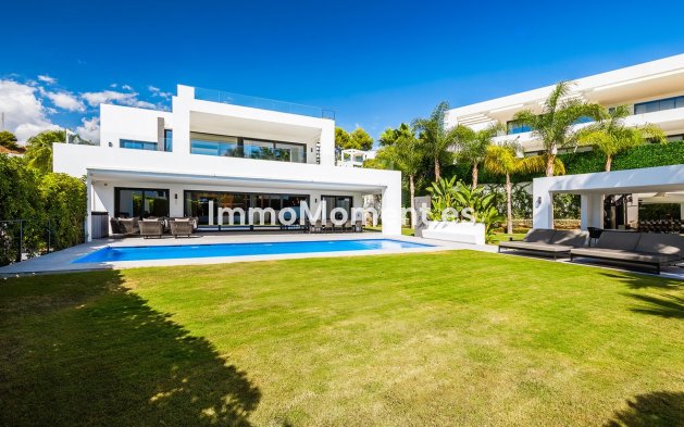 Wiederverkauf - Freistehende Villa - Marbella - Nueva Andalucía
