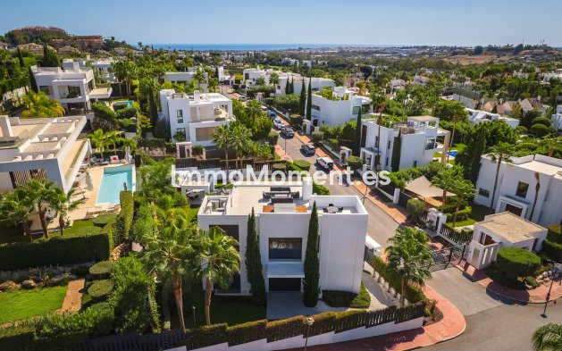 Wiederverkauf - Freistehende Villa - Marbella - Nueva Andalucía