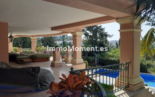 Resale - Detached villa - Estepona - Estepona Centro
