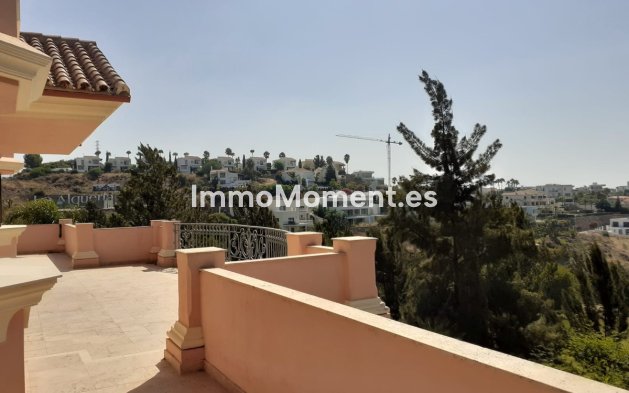 Resale - Detached villa - Estepona - Estepona Centro