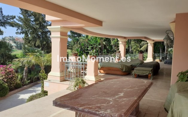 Resale - Detached villa - Estepona - Estepona Centro