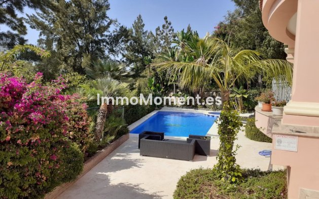 Resale - Detached villa - Estepona - Estepona Centro