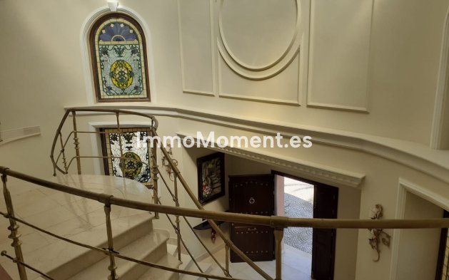 Resale - Detached villa - Estepona - Estepona Centro