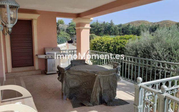 Resale - Detached villa - Estepona - Estepona Centro