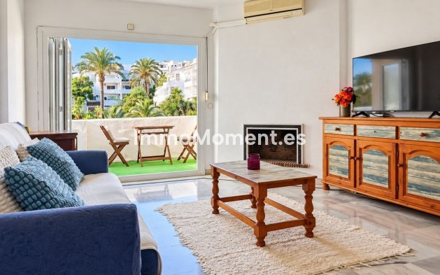 Resale - Apartment - Manilva - La Duquesa