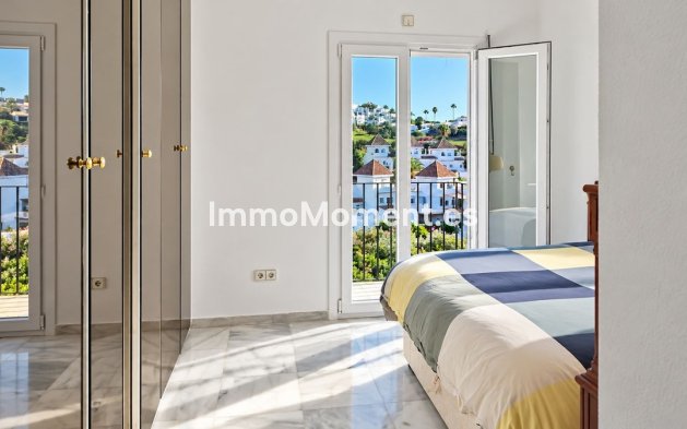 Resale - Apartment - Manilva - La Duquesa