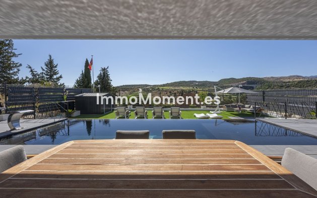 Wiederverkauf - Freistehende Villa - Estepona  - Valle Romano