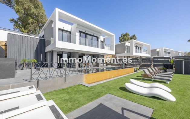 Wiederverkauf - Freistehende Villa - Estepona  - Valle Romano