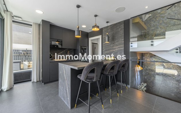 Wiederverkauf - Freistehende Villa - Estepona  - Valle Romano