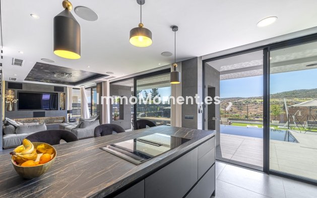 Wiederverkauf - Freistehende Villa - Estepona  - Valle Romano