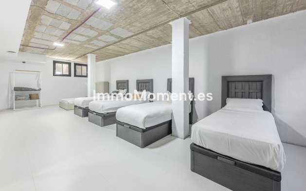 Wiederverkauf - Freistehende Villa - Estepona  - Valle Romano