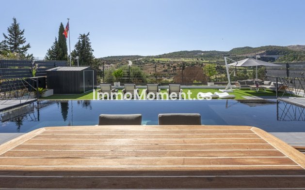 Wiederverkauf - Freistehende Villa - Estepona  - Valle Romano